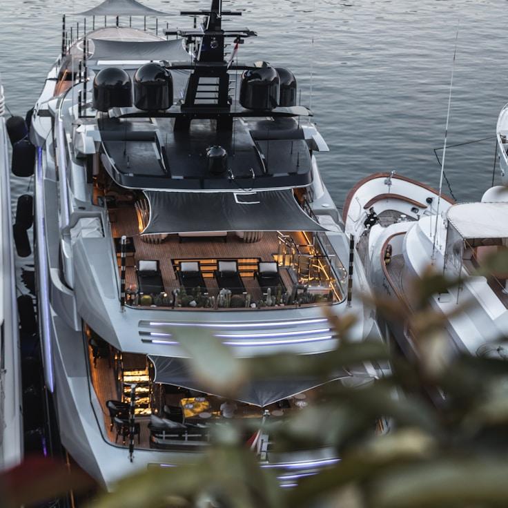 Yacht living snapshot